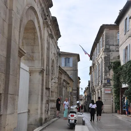 Holiday In Arles -Appartement Du Theatre Antique Exterior photo